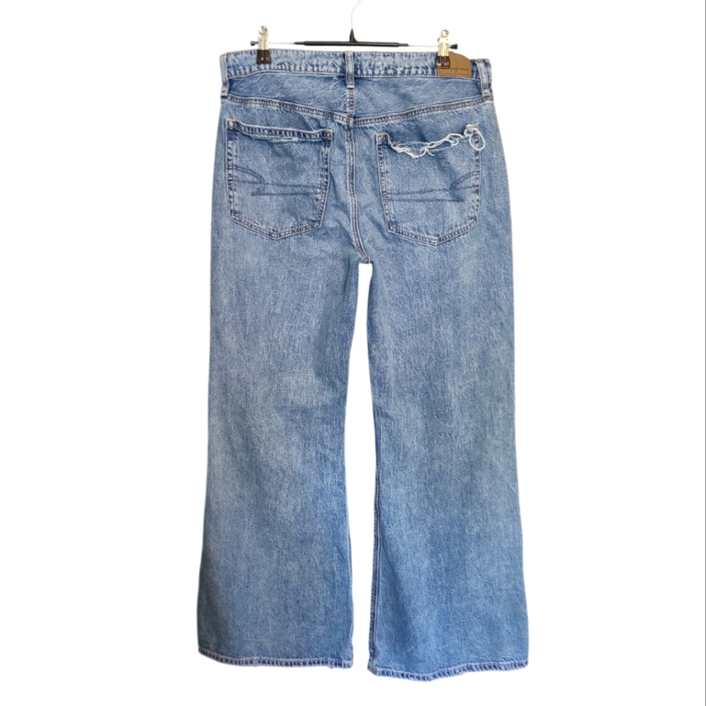 Women's AE Low Rise Baggy Flare Jeans Size 8 *SHORT* Distressed - Picture 6 of 12